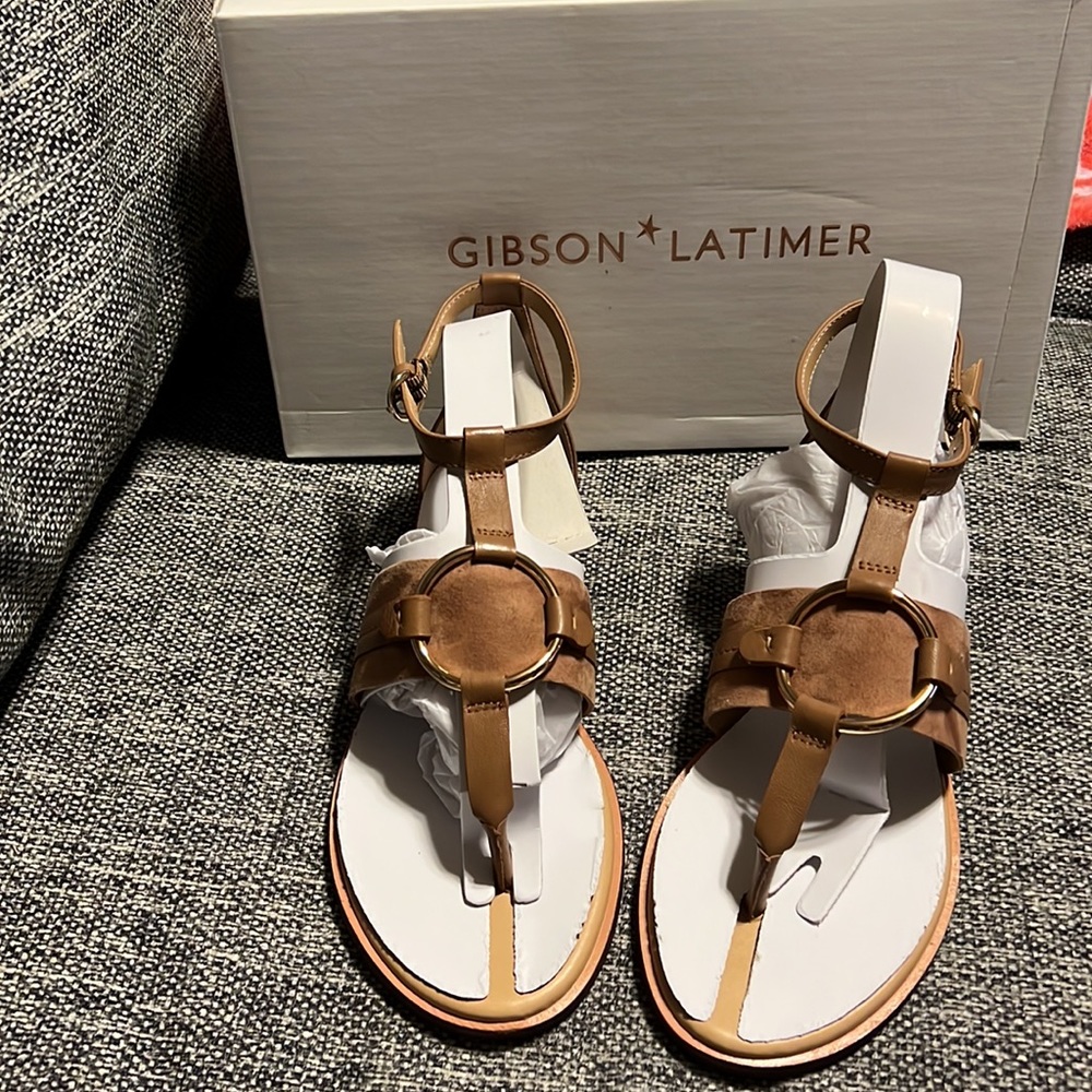 NWT Gibson & Latimer Jaylee Circle Ornament Leather Sandals